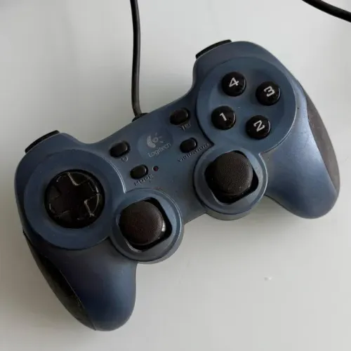 Controle Joystick Logitech Rumblepad 2