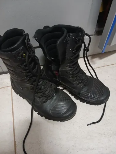Bota couro