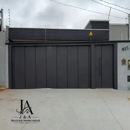 Casa á venda com 2 aptos, 1 suíte master, espaço gourmet na Vila Planalto em Campo Grande