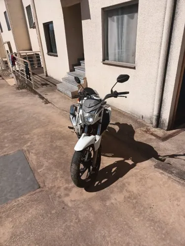 Moto Honda CB 250F Twister 2017/2017 - Branca