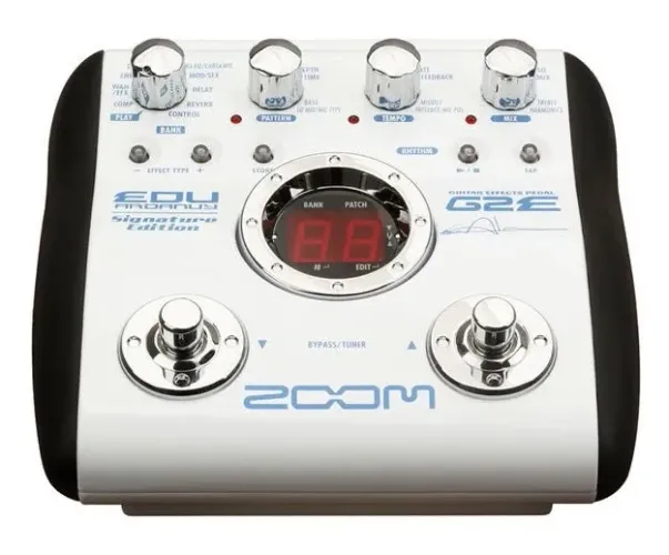 Pedaleira Zoom G2E Multiefeitos para Guitarra