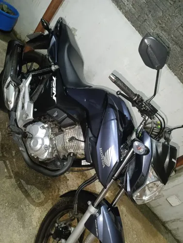 Vendo ou troco em carro