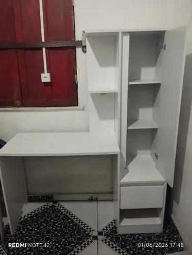 Mesa de estudos MDF