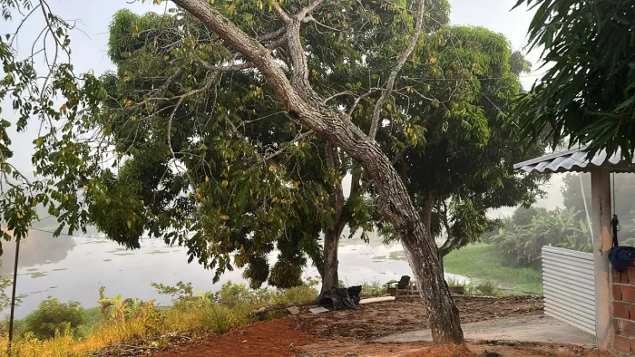 Sítio na represa goita muito lindo 220.00mil troco encasa ou carro i moto como