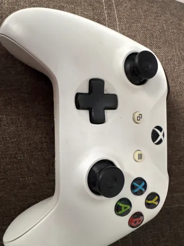 Controles Xbox one em semi novos