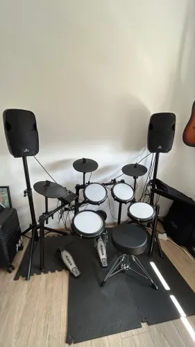 Bateria Eletronica Alesis Nitro Max