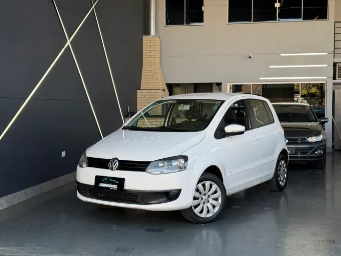 Volkswagen Fox 1.0 MI Total Flex 8V 5P 2014