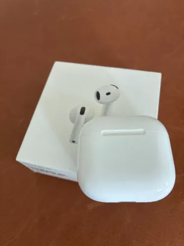 AirPods 4 com cancelamento de ruído - novo 