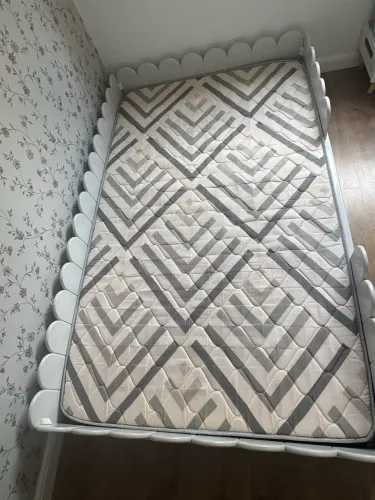 Cama Montessoriana + colchão