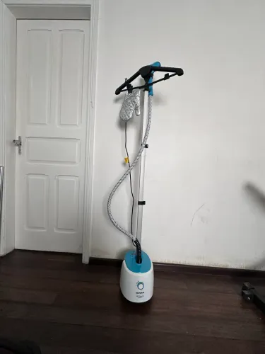 Ferro de passar roupa a vapor