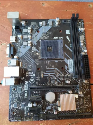 Placa-mãe Mancer B450 AM4 M-ATX