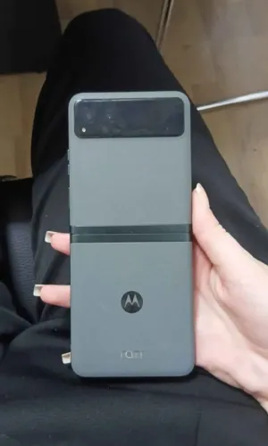 Moto razr 40