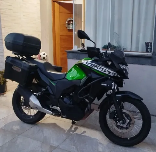 Versys 300 T. Moto sem detalhes para pessoas exigentes..