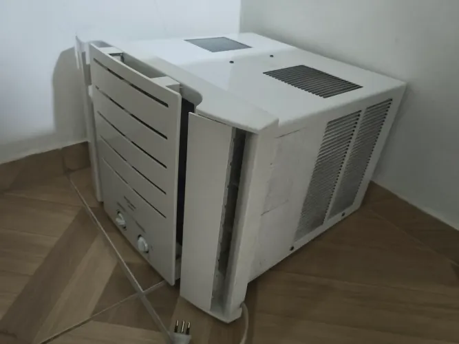 Ar Condicionado 7.500 BTUs Springer semi novo