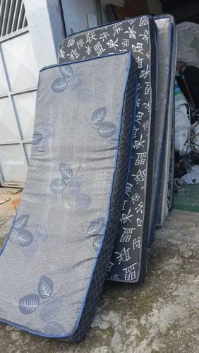 Colchões de solteiro R$200,00 cada