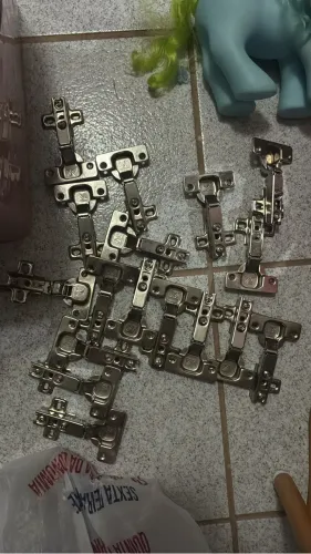 Vendo 17 dobradiças novas
