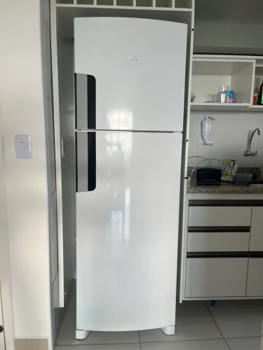 Refrigerador c/freezer Consul CRM40 220V