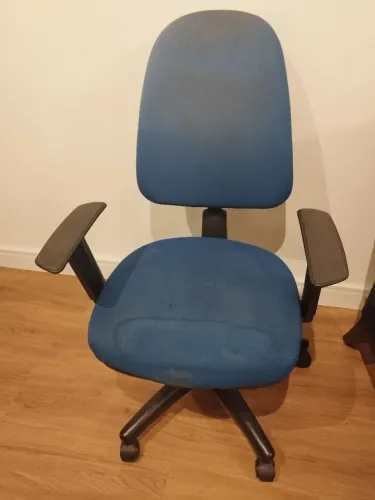 Cadeira de Escritório Ergonômica Azul (Giratória com Regulagem)