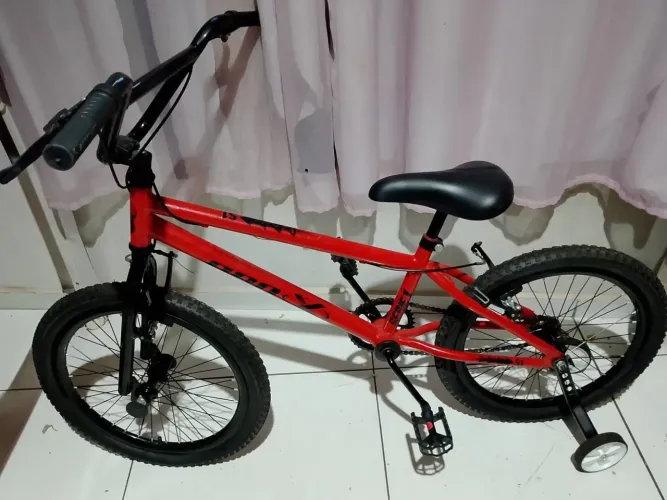 Bicicleta semi-nova com nota fiscal