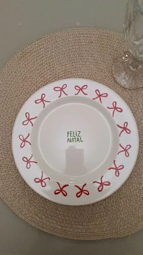 Pratos pintados a mão 