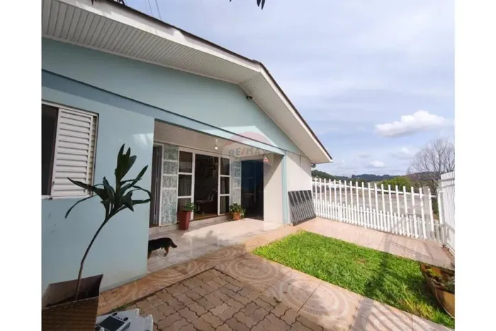 Casa à Venda no Centro de Barão de Cotegipe/RS com 212 m² e 3 Quartos