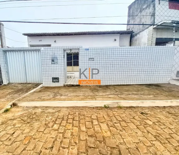 Casa para venda possui 225m², 3 quartos em Pajuçara - Natal - Rio Grande do Norte