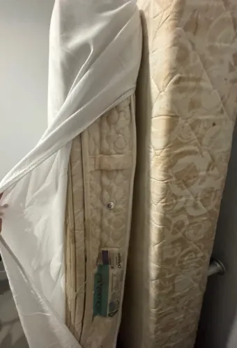 Cama e colchão solteiro king
