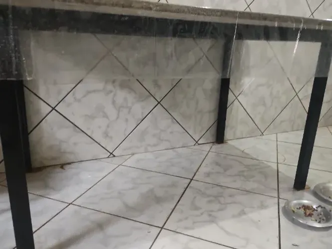 Mesa pedra em mármore sem cadeiras
