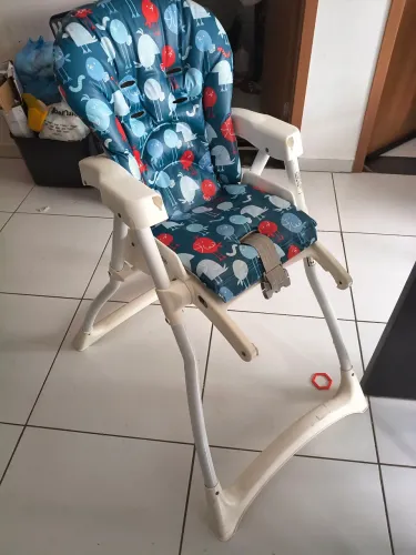 Cadeirinha de alimentação