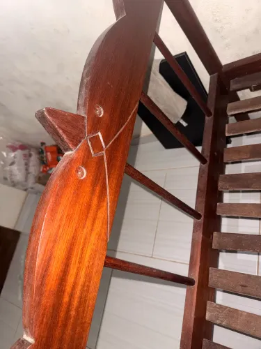 Cama em madeira massaranduba