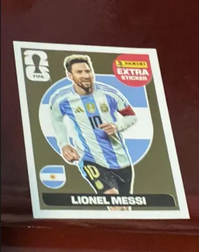 Figurinha Extra Legend Ouro do Lionel Messi da copa de 2026