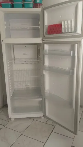 Geladeira( para retirada das peças)