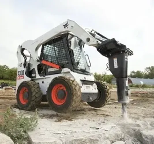 Locação de Mini Carregadeira (Bobcat) com Martelete Hidráulico