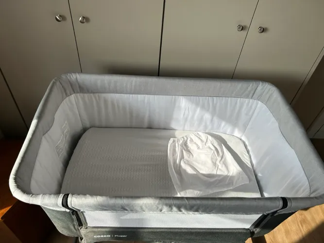 Berço portátil cosco pluggy 