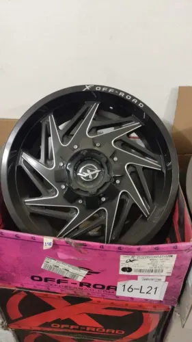 Jogo roda XF Off-road Aro 20 5x114 5x127 Preta brilhante Novas