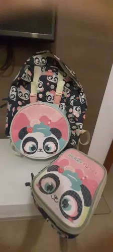 Mochila Panda azul Puket com lancheira térmica e estojo usados