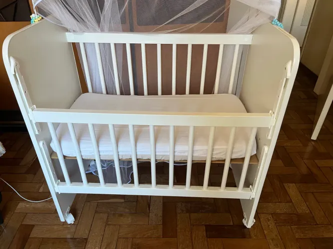 Mini berço infantil com colchão