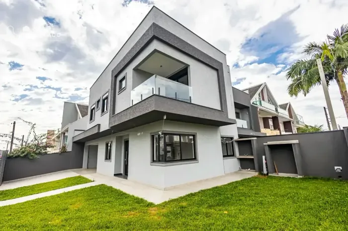 Sobrado 211m² com 3 quartos no Atuba - Curitiba/PR