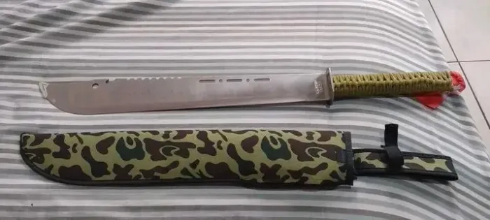 Facão artesanal com bainha