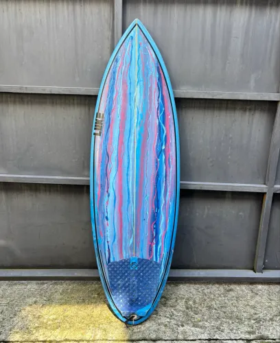Prancha de Surf 5.6 - LUKE Surfboards + Quilhas