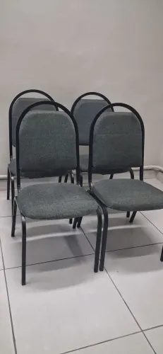 Lote 4 Cadeiras de Escritório / Auditório Estofadas - Ótimo Estado