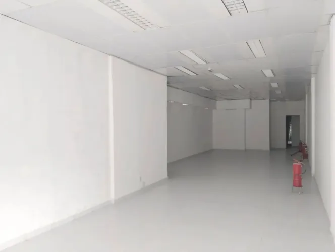Ponto comercial com 110 m² para locação na Freguesia do Ó