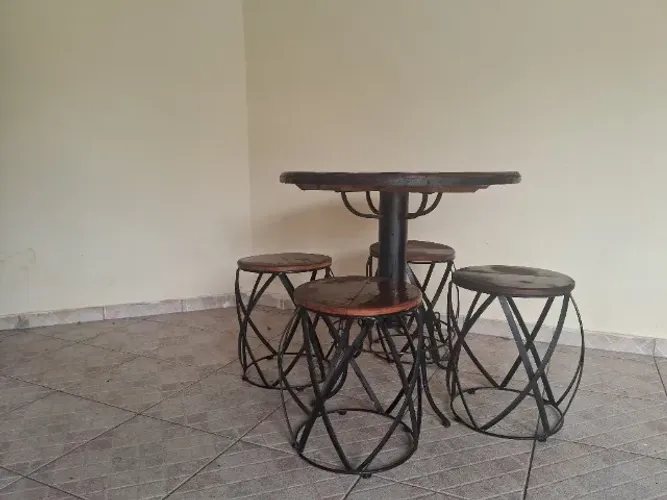 LOTE COMPLETO DE MESAS E BISTRÔS RÚSTICOS PREMIUM - BAR / RESTAURANTE