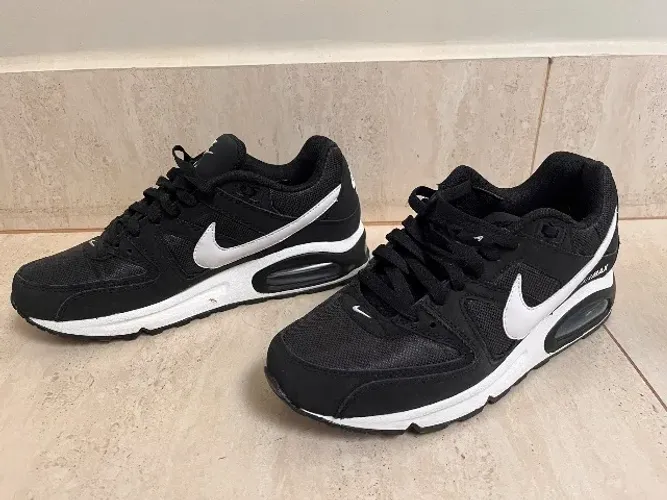 Nike air max command 