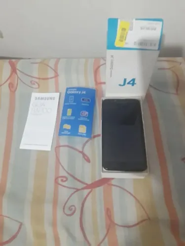 Samsung j4 32 gb com caixa e manual conservado película e capinha sem trinco perfeito