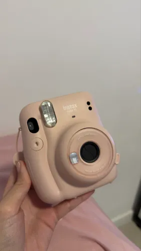 Vendo Instax Mini 11 Rosa com pack de fotos (única dona)