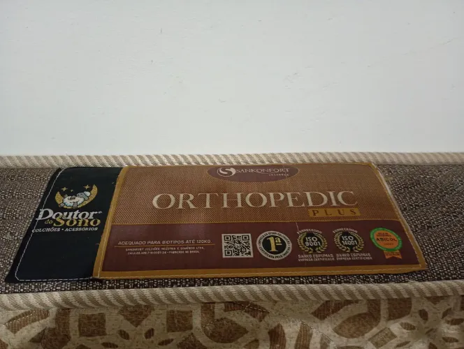 Vende-se colchão de casal Ortopédico