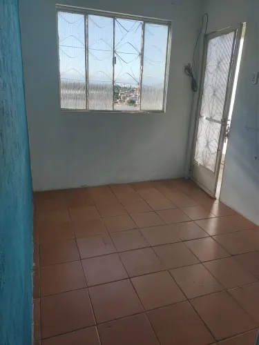 Aluga-se casa Vaz Lobo