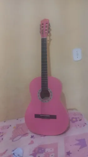 Violão rosa