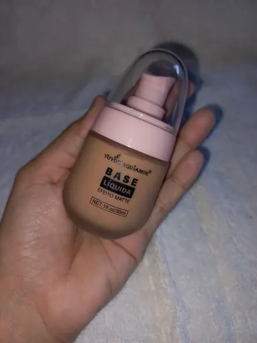 Base líquida efeito matte 